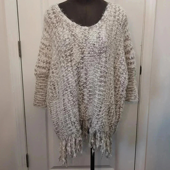 Umgee Women's Fuzzy Oversize Pull Over Sweater - Picture 3 of 7